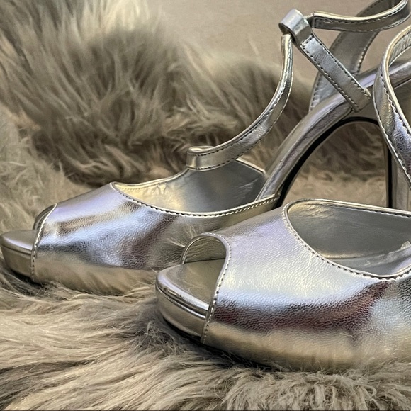Silver slingbacks - Picture 7 of 13